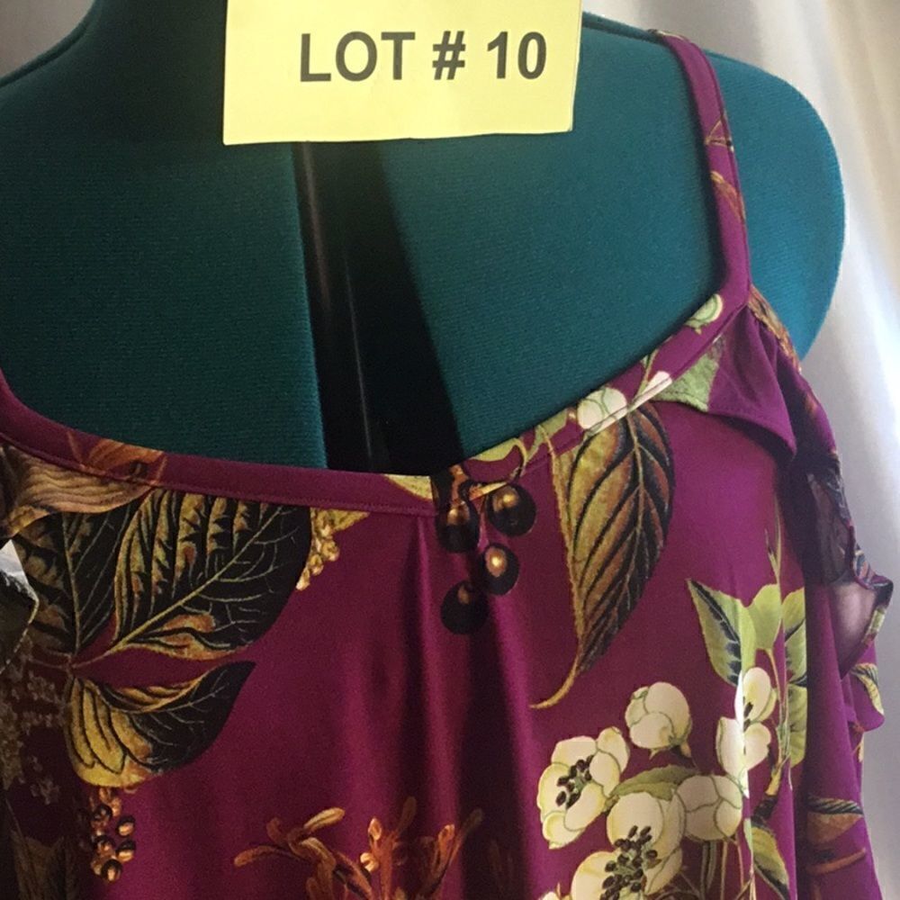 Boldly flowered dress with long sleeves, cold shoulder style in size large - Picture 6 of 14